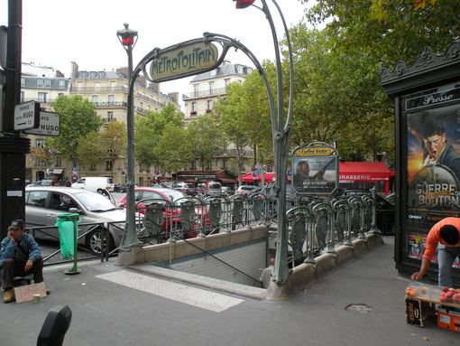  Bouche de métro, station Victor Hugo